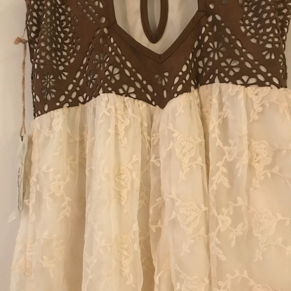 New Gimmicks lace tank - Picture 4 of 4